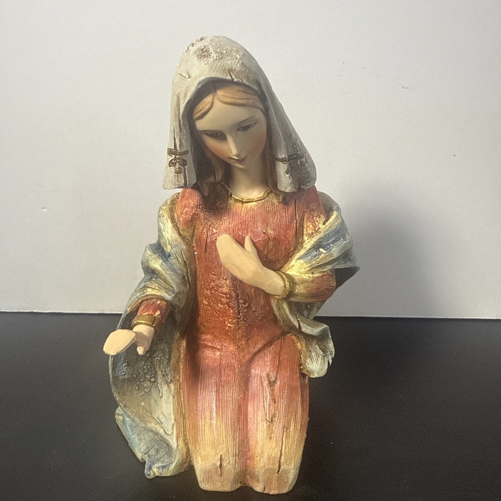 Vintage Mary Kneeling Nativity Figurine Christmas‎